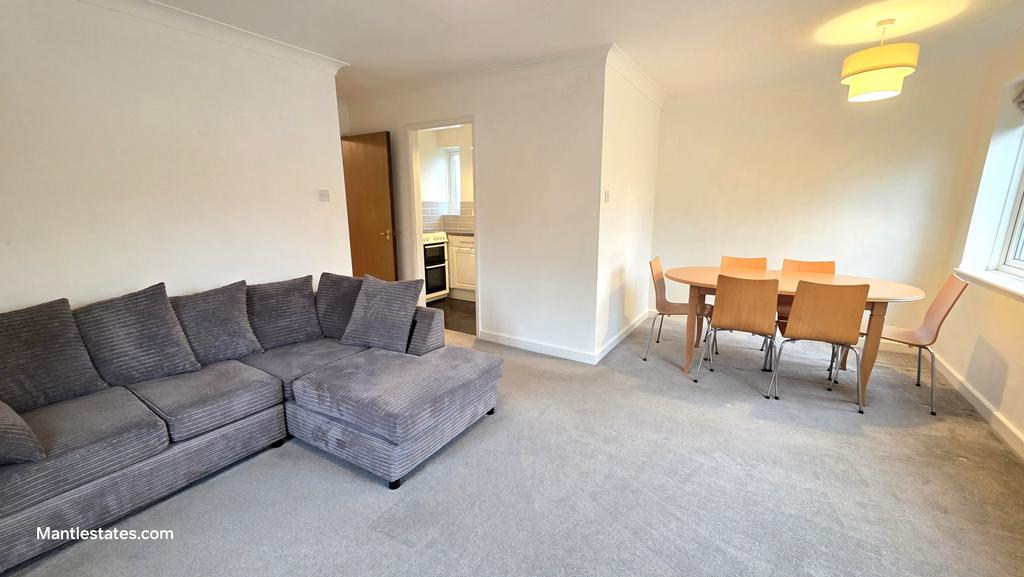 Lounge   dining area