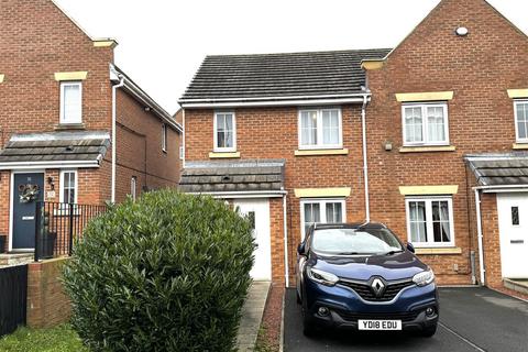 3 bedroom semi-detached house to rent, St. Andrews Square, Lowland Road, Brandon