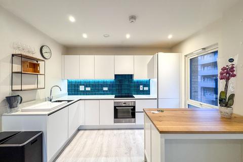 2 bedroom flat to rent, Royal Engineers Way, Arum Apartments, NW7