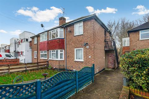 2 bedroom maisonette to rent, Deer Park Gardens, Mitcham CR4