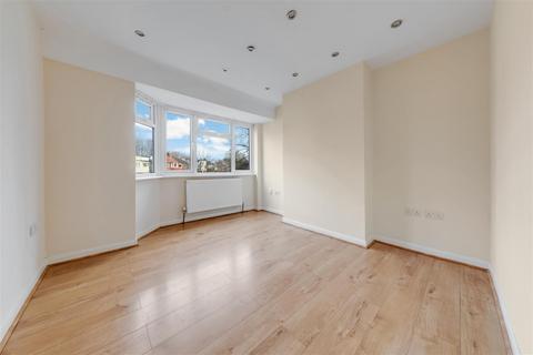 2 bedroom maisonette to rent, Deer Park Gardens, Mitcham CR4
