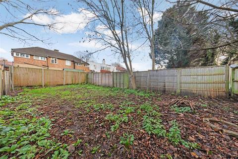 2 bedroom maisonette to rent, Deer Park Gardens, Mitcham CR4