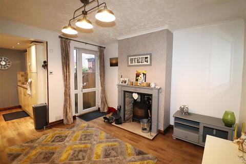 2 bedroom end of terrace house to rent, Granby Road, Nuneaton