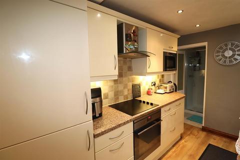 2 bedroom end of terrace house to rent, Granby Road, Nuneaton