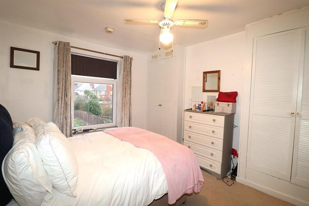 Bedroom 1.JPG