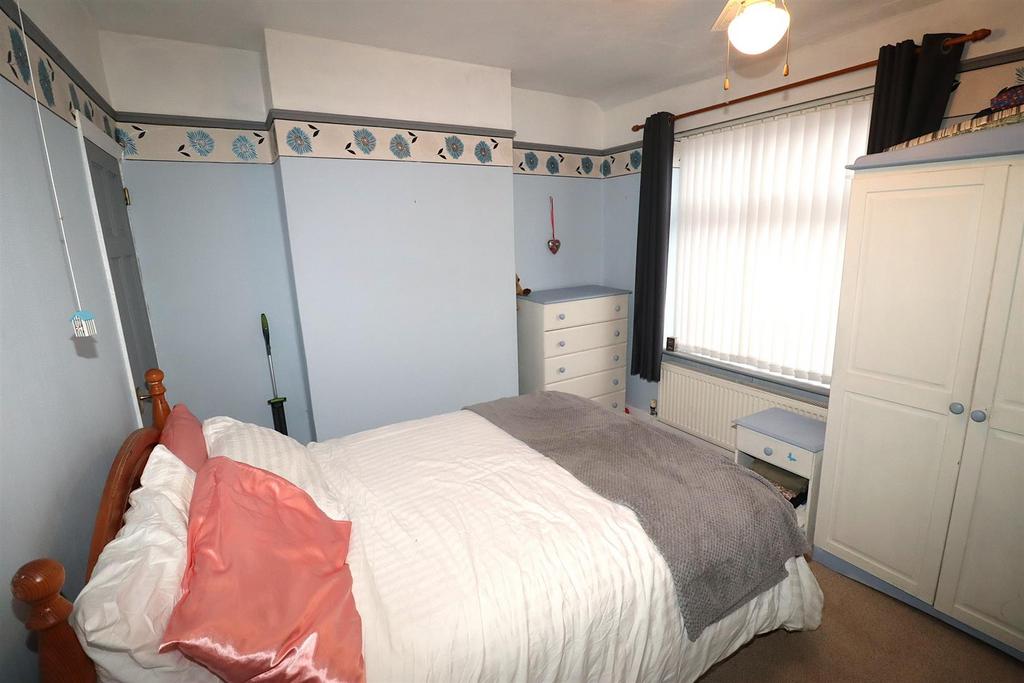 Bedroom 2.JPG