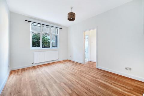 2 bedroom maisonette to rent, Abbey Road, Colliers Wood SW19