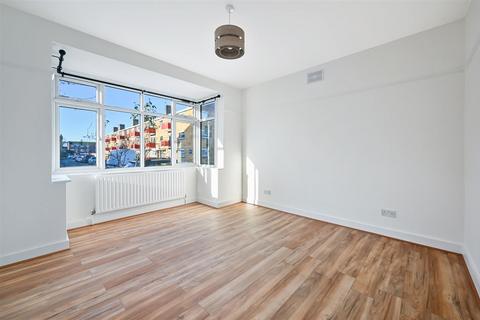 2 bedroom maisonette to rent, Abbey Road, Colliers Wood SW19