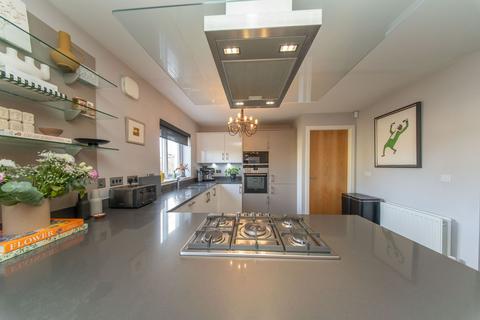 5 bedroom detached house for sale, West Cairn View, Livingston EH54