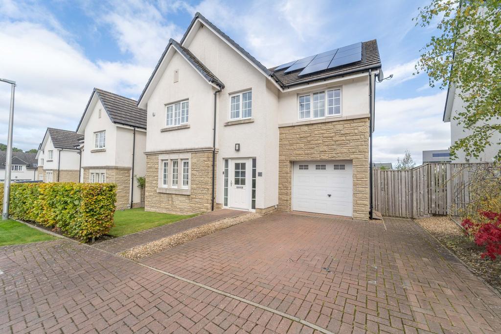 Front Garden &amp; Approach