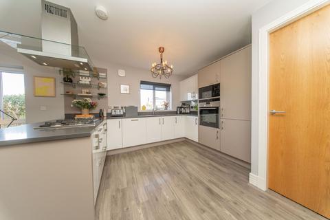 5 bedroom detached house for sale, West Cairn View, Livingston EH54