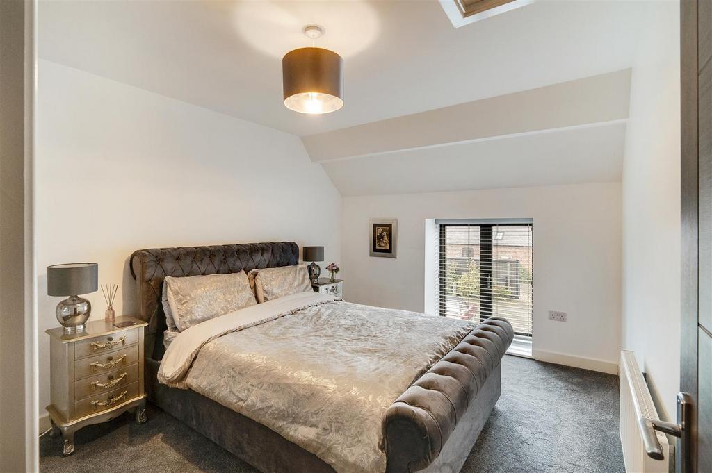 First floor bedroom 2