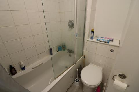 5 bedroom terraced house to rent, Elmbank Avenue, Englefield Green, Egham, Surrey, TW20