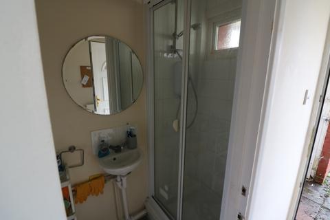 5 bedroom terraced house to rent, Elmbank Avenue, Englefield Green, Egham, Surrey, TW20
