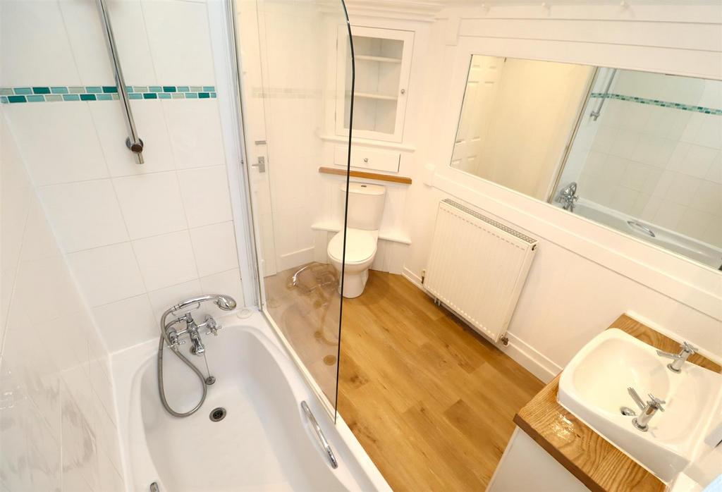 Bathroom.JPG