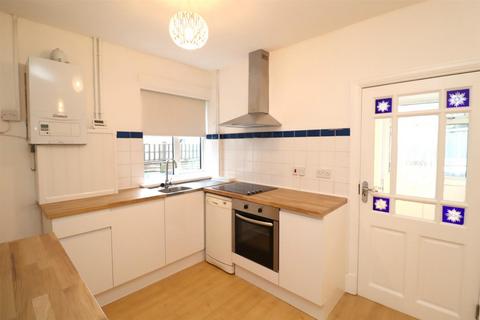 3 bedroom semi-detached house to rent, Hanbury Road, Bedworth