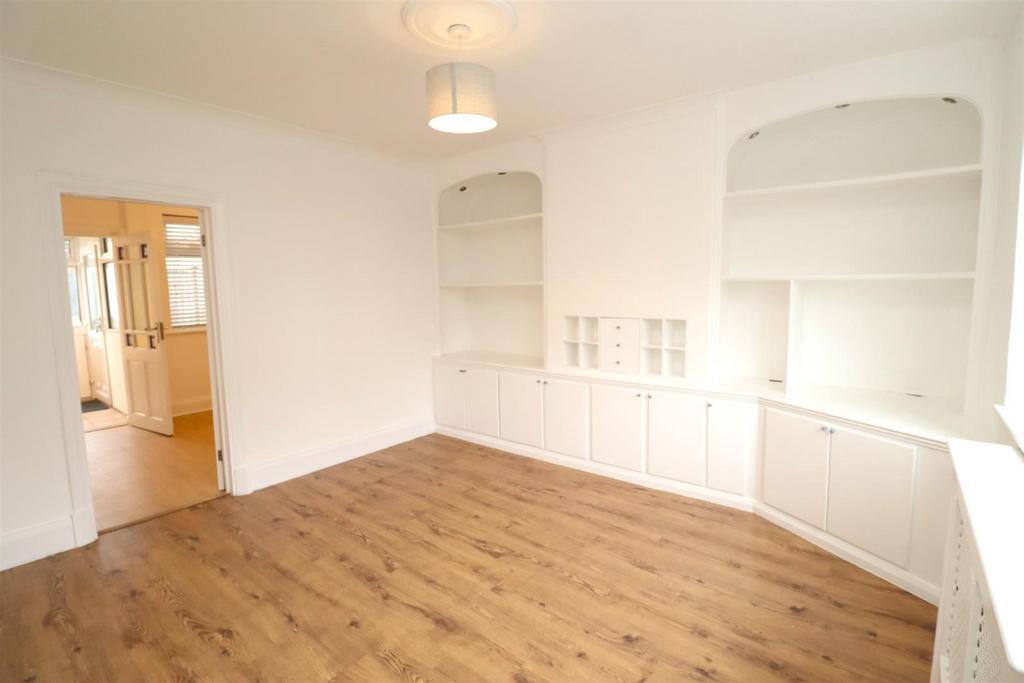 Lounge1.JPG