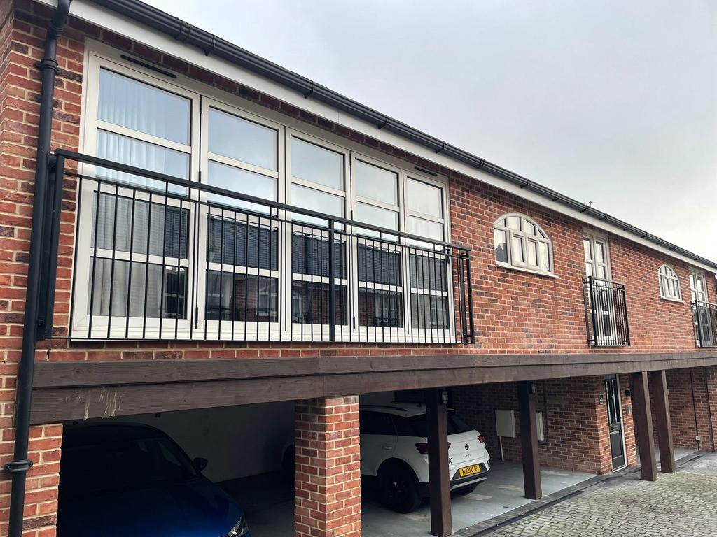 L - Exterior 3