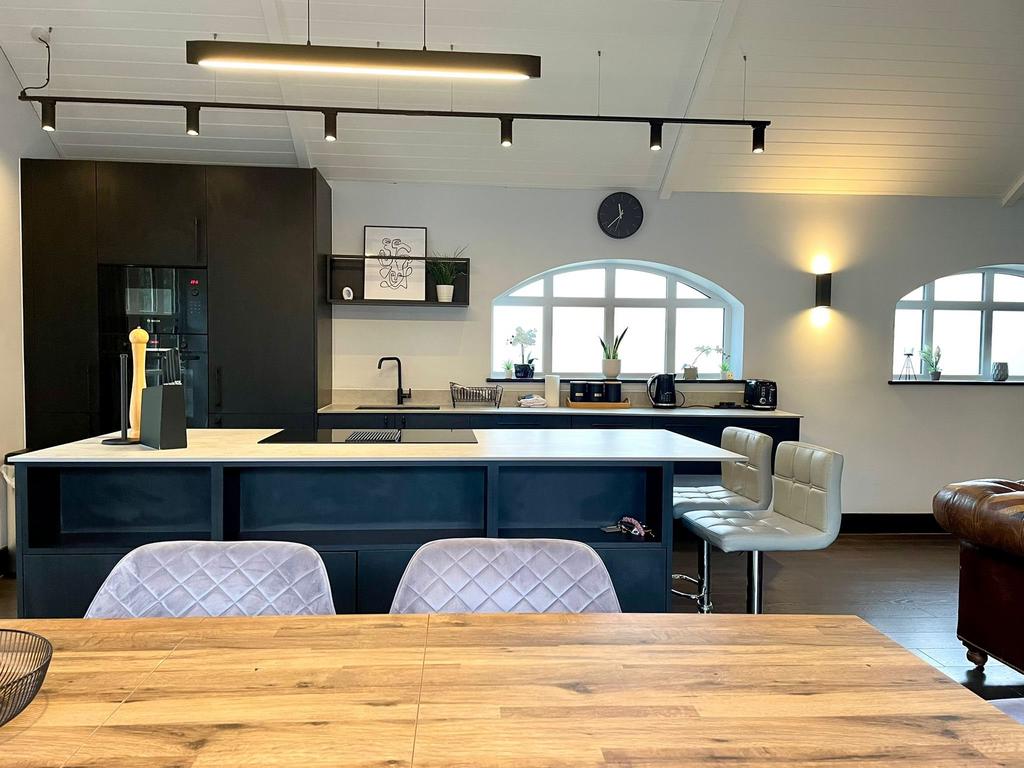 L - Kitchen