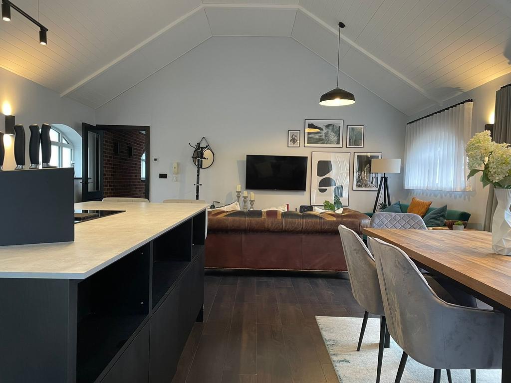 L - open plan