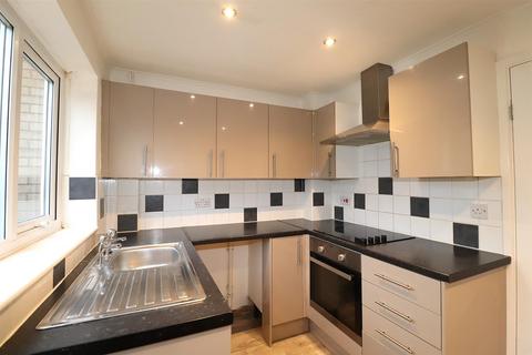 2 bedroom terraced house to rent, Freesland Rise, Nuneaton
