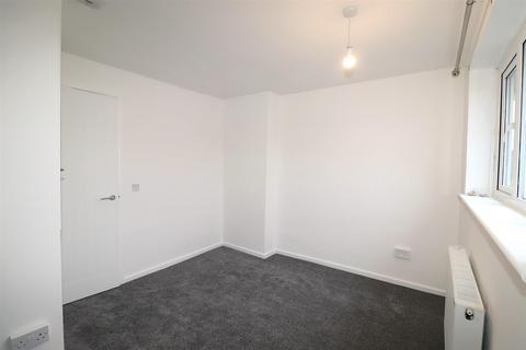 2 bedroom terraced house to rent, Freesland Rise, Nuneaton