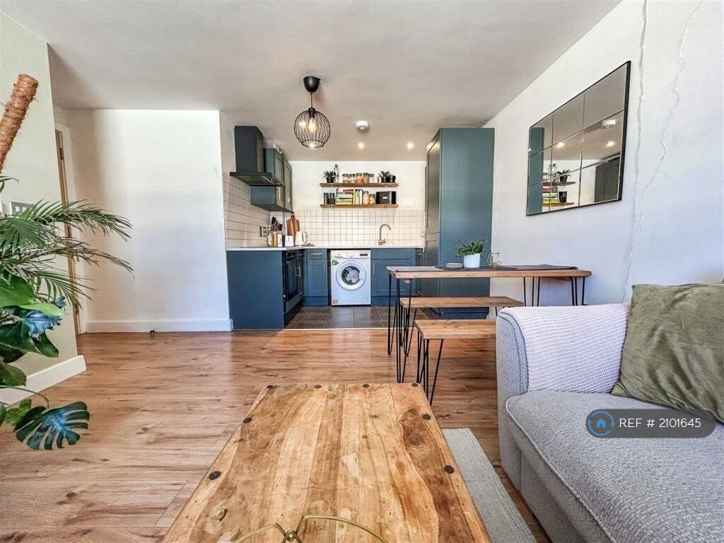 Living Room &amp; Kitchen