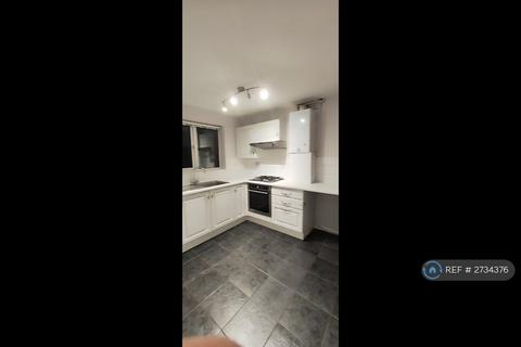 2 bedroom semi-detached house to rent, Falstone Green, Luton, LU2