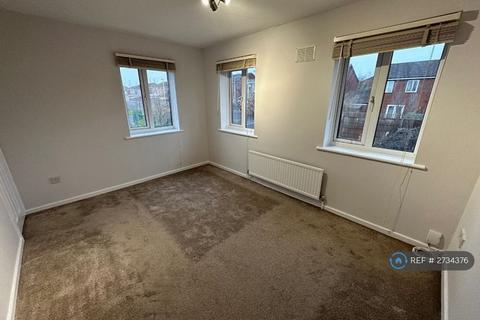2 bedroom semi-detached house to rent, Falstone Green, Luton, LU2