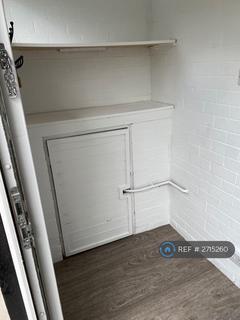 2 bedroom flat to rent, Inham Road, Beeston Nottingham, NG9