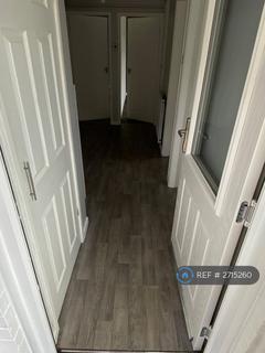 2 bedroom flat to rent, Inham Road, Beeston Nottingham, NG9