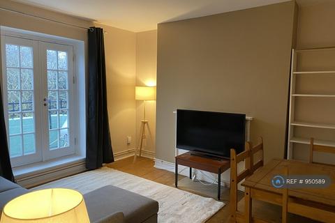 3 bedroom flat to rent, Alverstone House, London, SE11