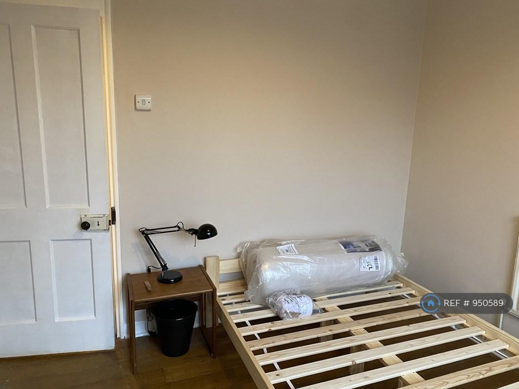 New Bed And Mattress In All Rooms