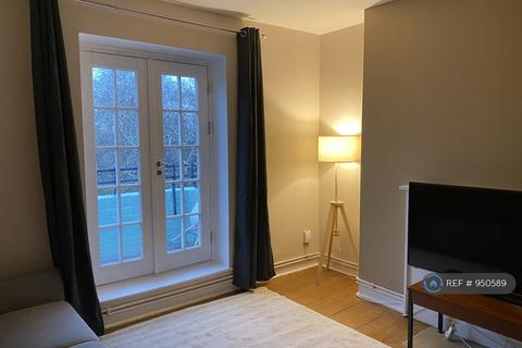 3 bedroom flat to rent, Alverstone House, London, SE11