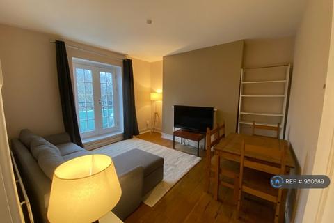 3 bedroom flat to rent, Alverstone House, London, SE11