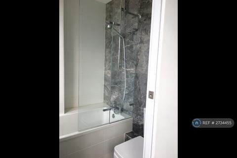 1 bedroom flat to rent, Balham High Road, London, SW17