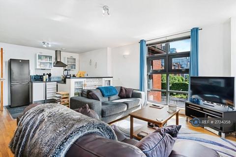 2 bedroom flat to rent, Blantyre Street, Manchester, M15