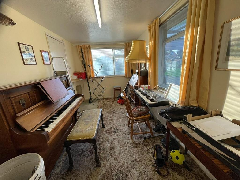 Family room.jpg