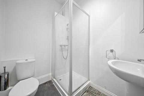 3 bedroom flat to rent, Brixton Road, London, SW9