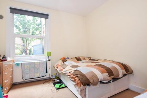2 bedroom maisonette to rent, Acre Road, Colliers Wood SW19