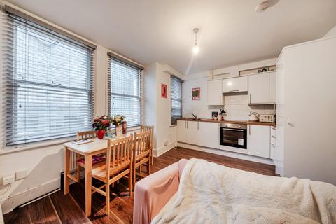 3 bedroom flat to rent, Townmead Road, London, SW6