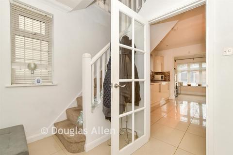 3 bedroom semi-detached house for sale, South End Road, Hornchurch, Essex