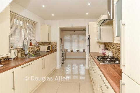 3 bedroom semi-detached house for sale, South End Road, Hornchurch, Essex