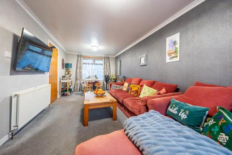 1 bedroom bungalow for sale, Sandeman Court, Perth