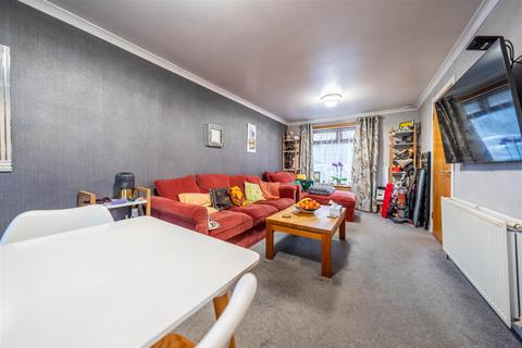 1 bedroom bungalow for sale, Sandeman Court, Perth