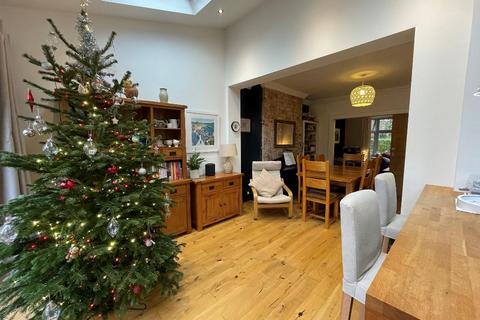 3 bedroom terraced house for sale, Marlborough Ave, Hull, HU5 3JU