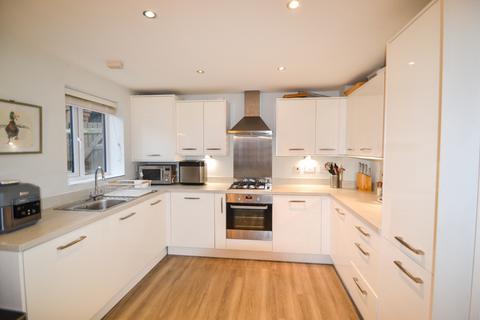 3 bedroom semi-detached house to rent, Birchfield Way, Lawley