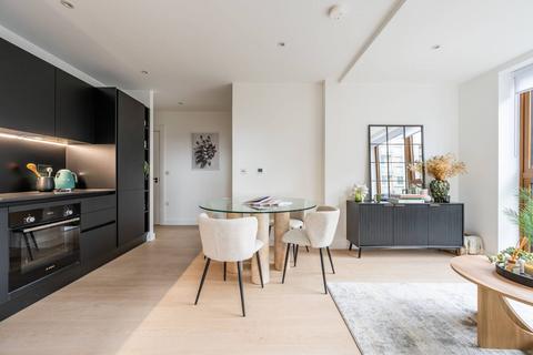2 bedroom flat to rent, East Qrtr, Limehouse, London, E14