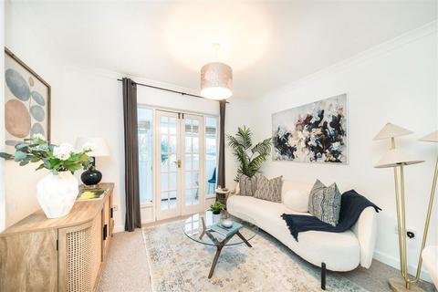 3 bedroom flat for sale, Glentham Road, London SW13