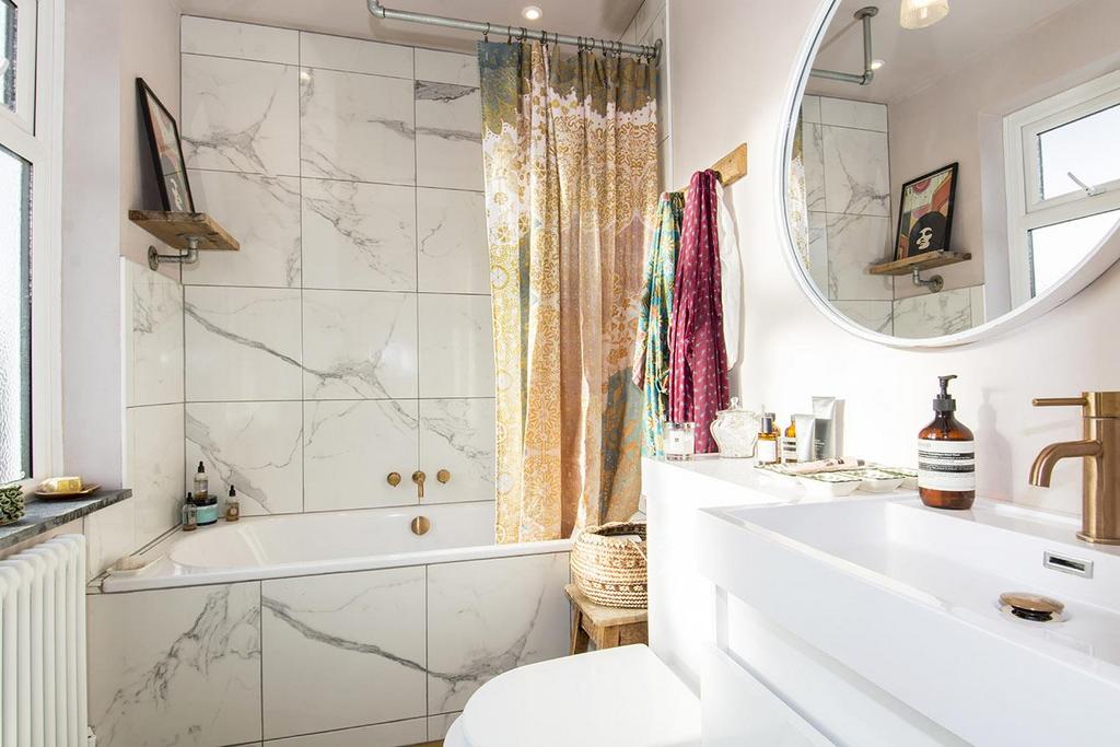 En-Suite Bathroom